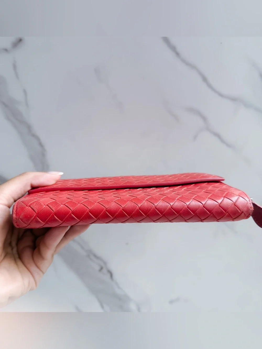 Bottega Venata Intrecciato leather flap Wallet on chain - Picture 12 of 16